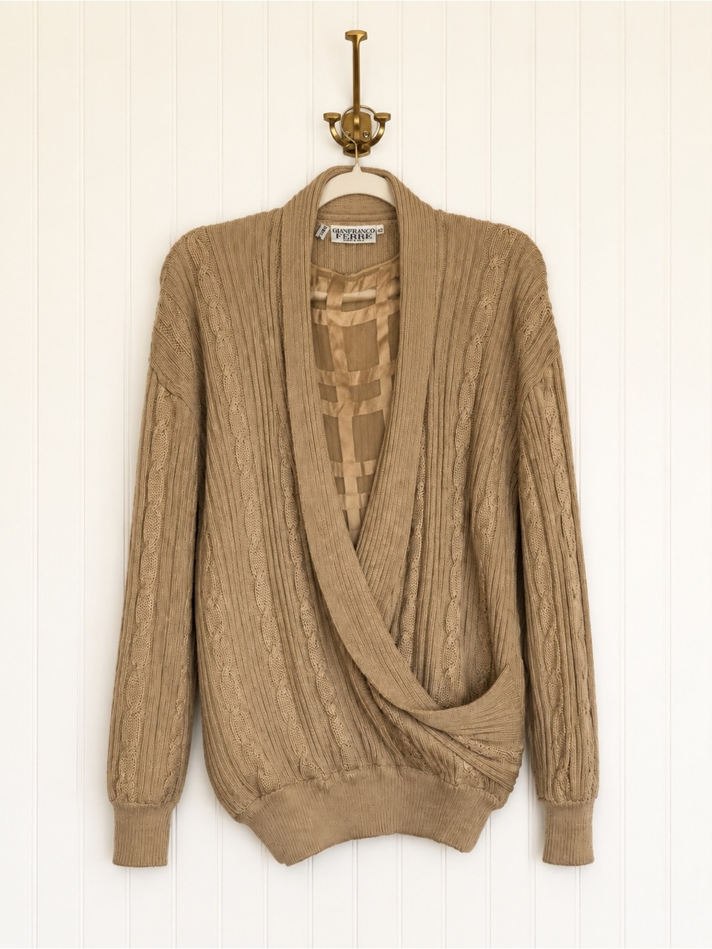 Gianfranco Ferré Vintage Cable Knit Cardigan Sweater Beige Made in Italy size 42